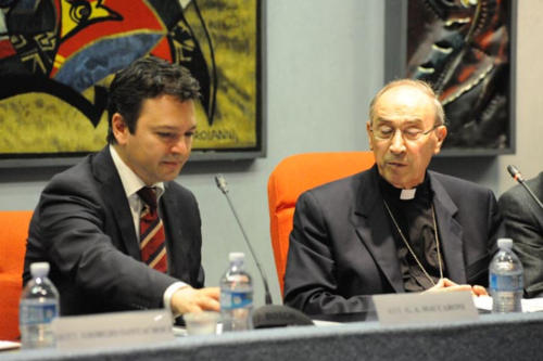 Avv. Giorgio Aldo Maccaroni (Presidente A.I.DI.F.) con S.E. Cardinale Velasio De Paolis (Presidente Emerito della Prefettura degli Affari Economici della Santa Sede)